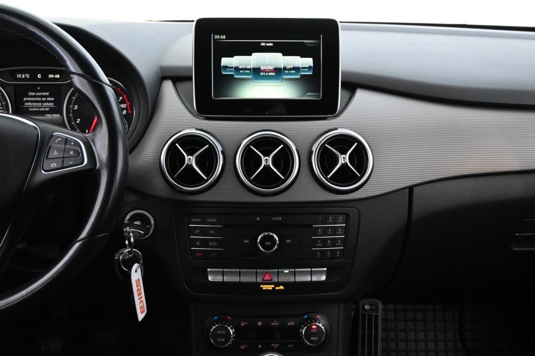 MERCEDES-BENZ B 2016