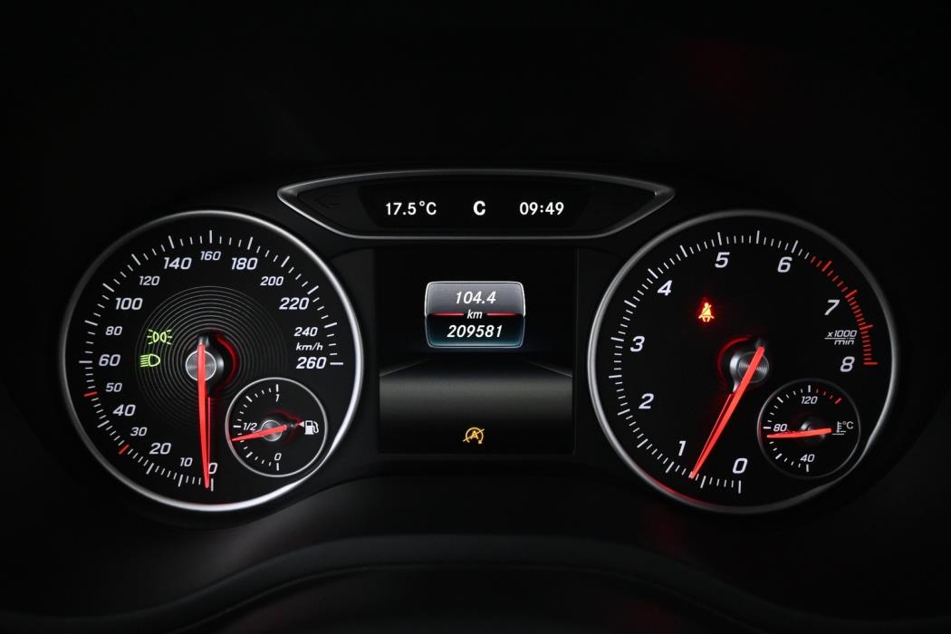 MERCEDES-BENZ B 2016