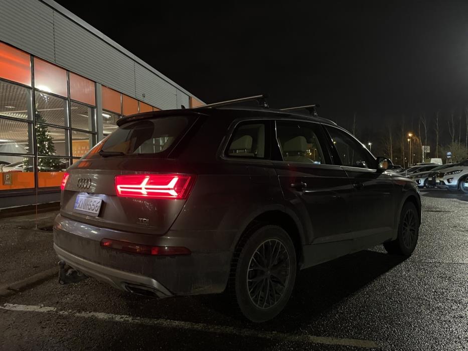 AUDI Q7 2015