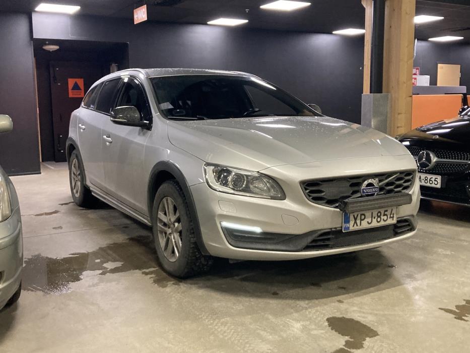 VOLVO V60 Cross Country 2016