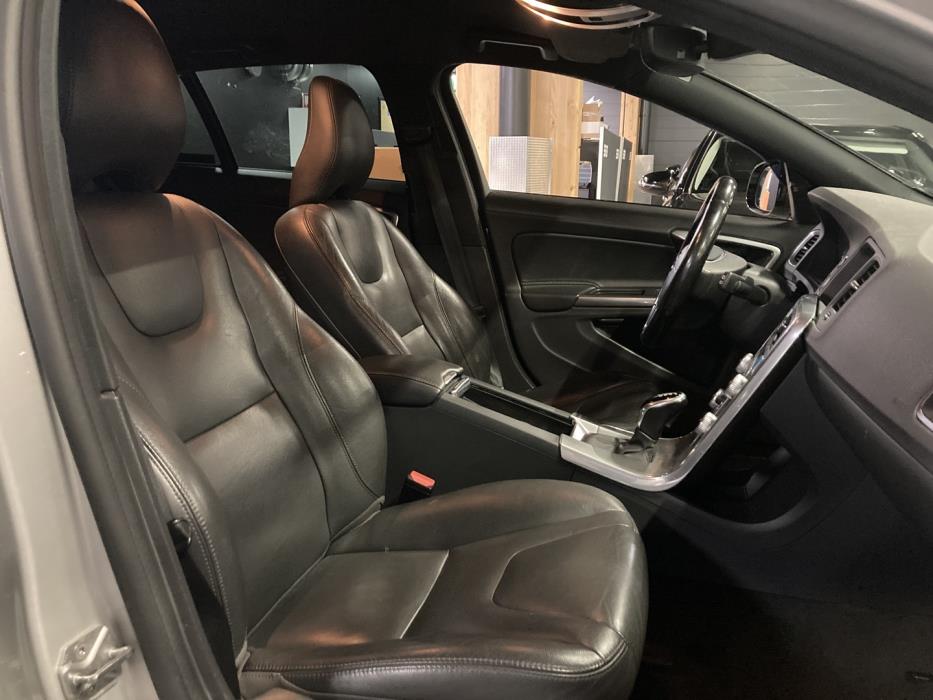 VOLVO V60 Cross Country 2016