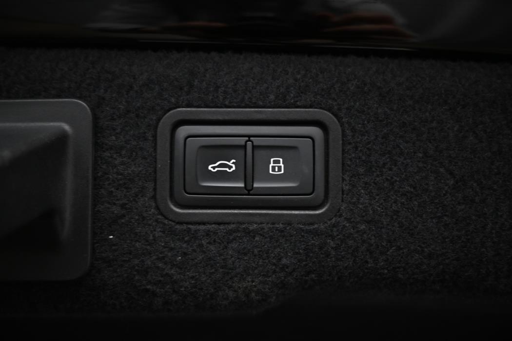 AUDI A8 2020