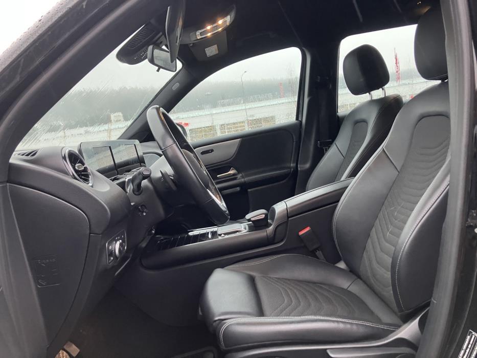 MERCEDES-BENZ GLB 2022