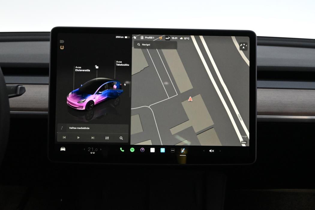 TESLA Model 3 2023