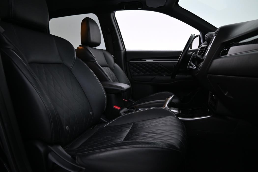 MITSUBISHI OUTLANDER PHEV 2019