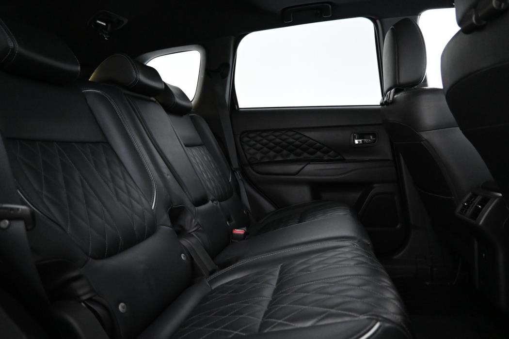 MITSUBISHI OUTLANDER PHEV 2019