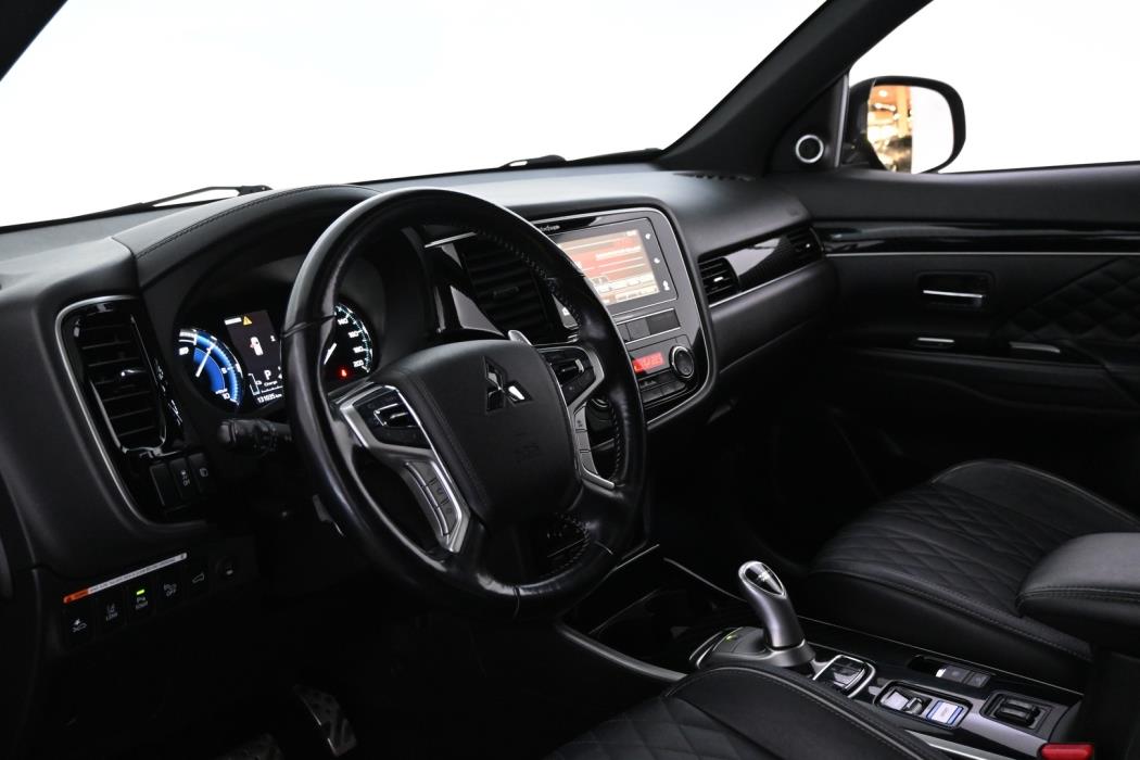 MITSUBISHI OUTLANDER PHEV 2019