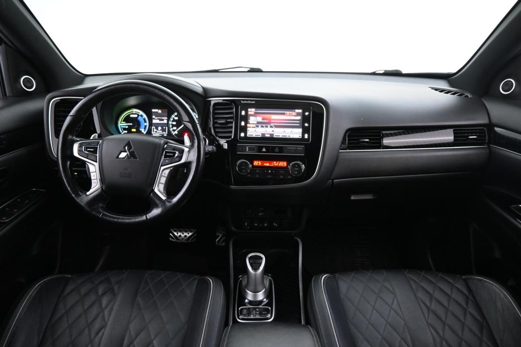 MITSUBISHI OUTLANDER PHEV 2019