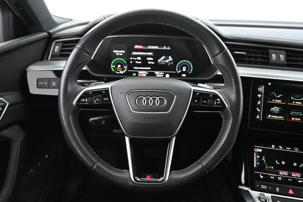 AUDI e-tron 2021