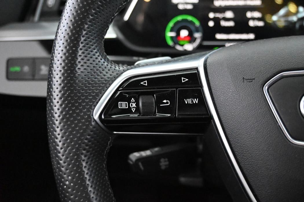 AUDI e-tron 2021