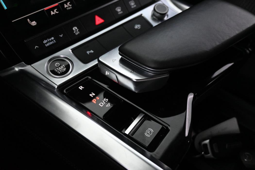 AUDI e-tron 2021