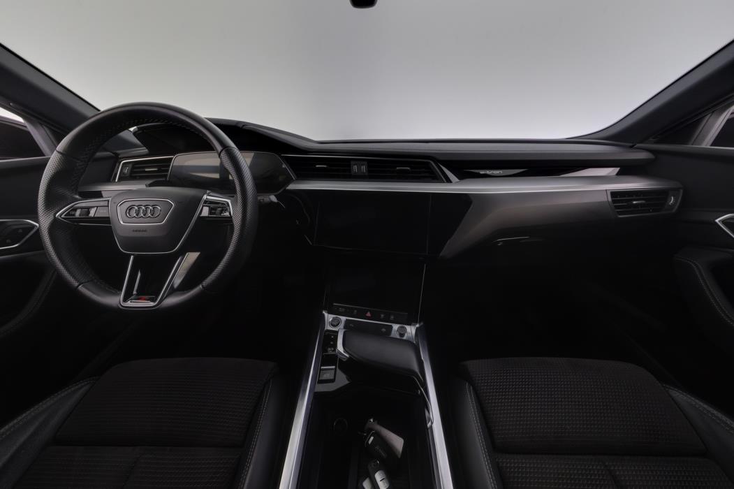 AUDI e-tron 2021