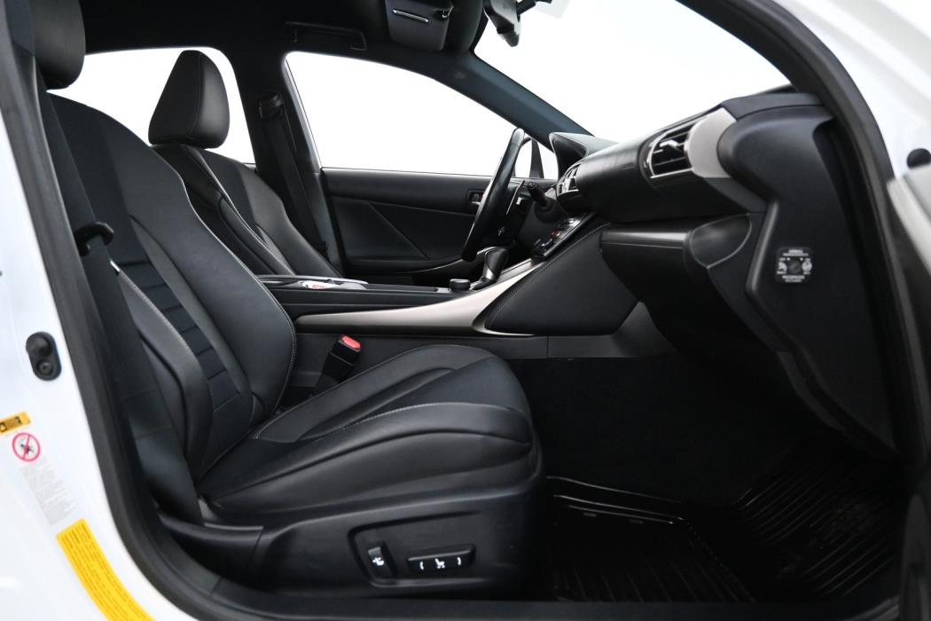 LEXUS IS 2013