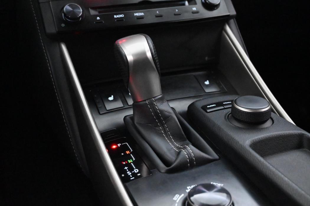 LEXUS IS 2013