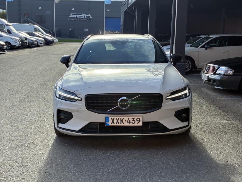 VOLVO V60 2021
