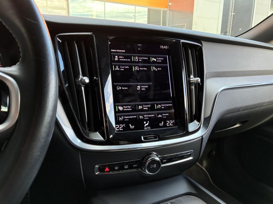 VOLVO V60 2021