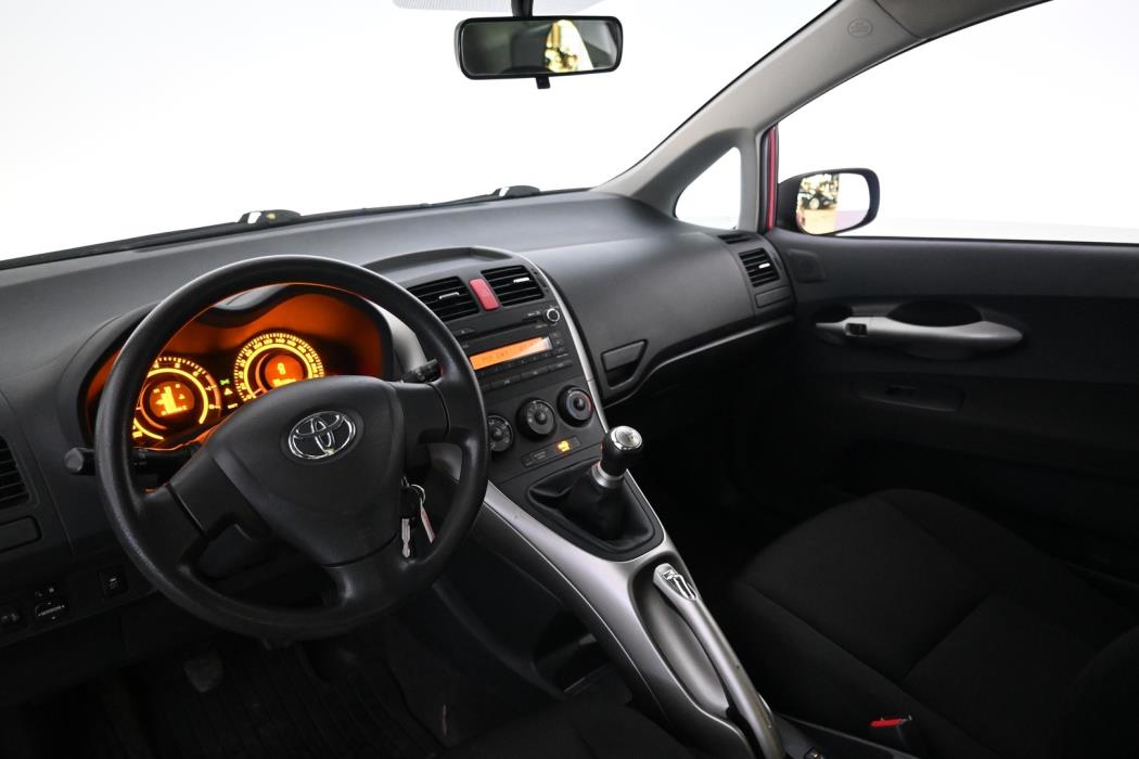 TOYOTA Auris 2008
