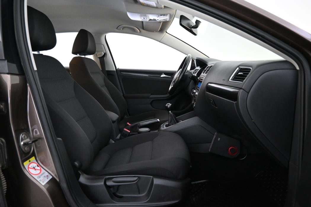 VOLKSWAGEN Jetta 2011