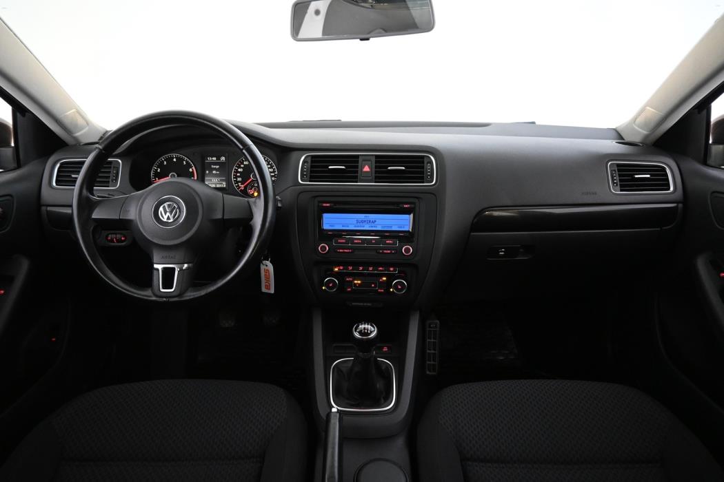 VOLKSWAGEN Jetta 2011