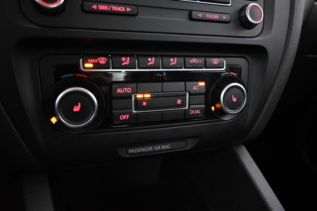 VOLKSWAGEN Jetta 2011