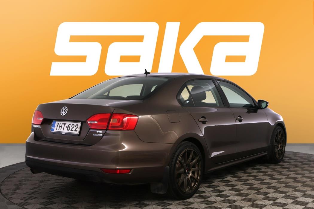 VOLKSWAGEN Jetta 2011