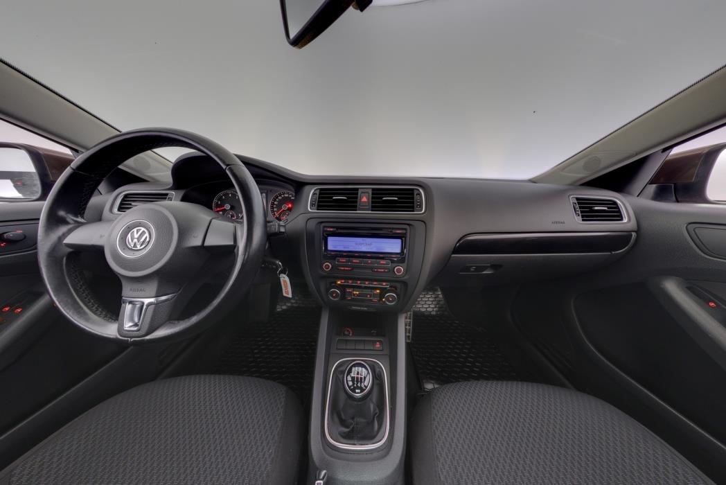 VOLKSWAGEN Jetta 2011