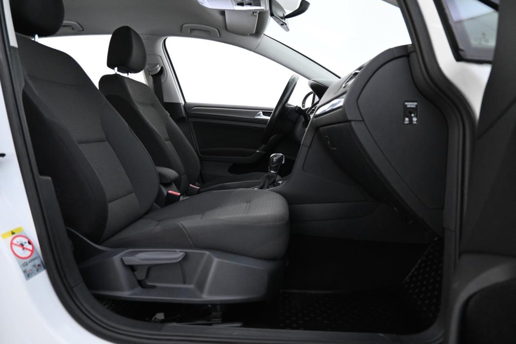 VOLKSWAGEN Golf 2013