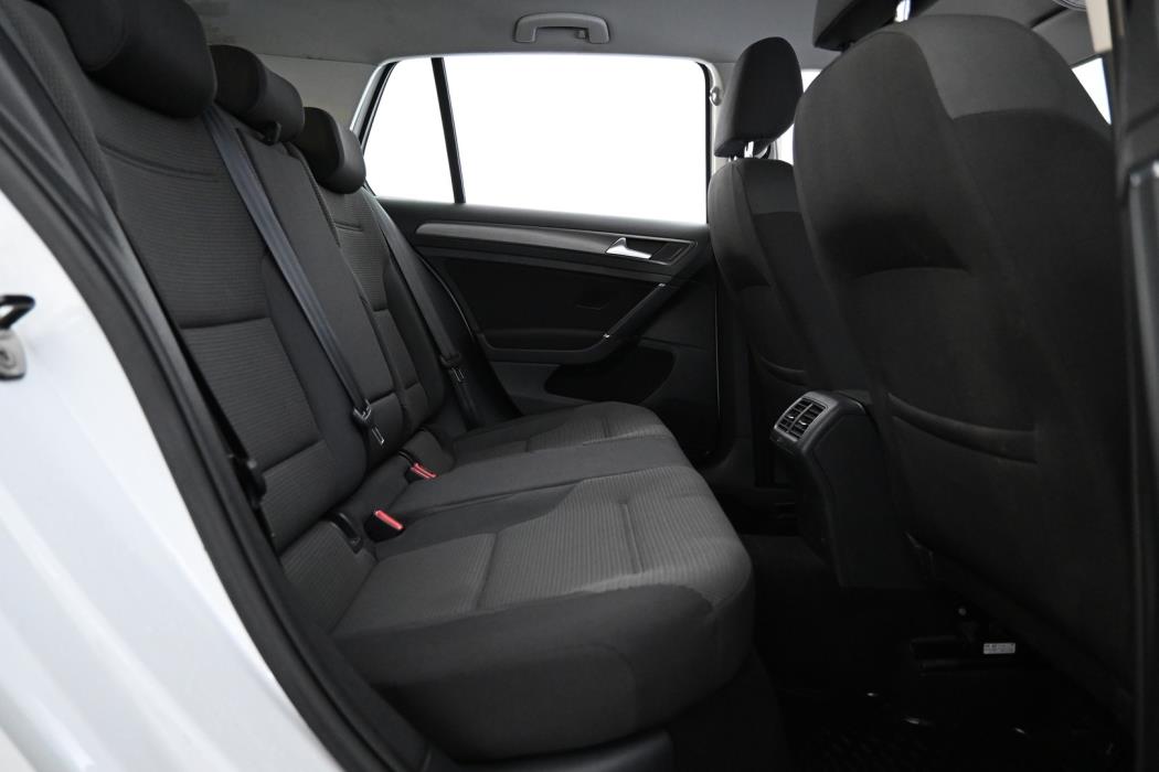 VOLKSWAGEN Golf 2013