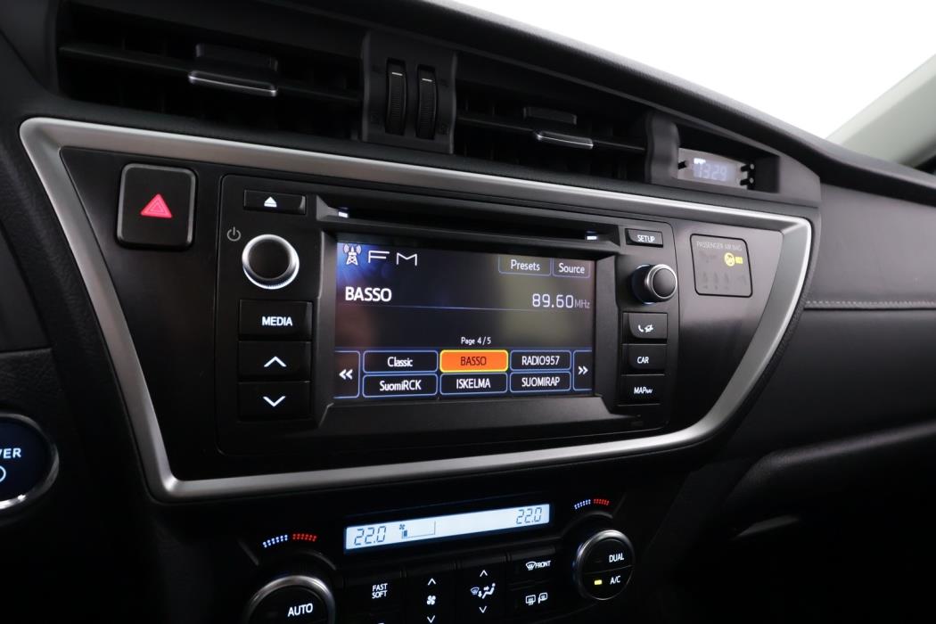 TOYOTA Auris 2013