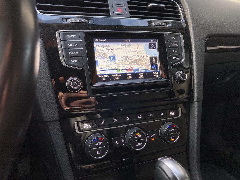 VOLKSWAGEN Golf 2014