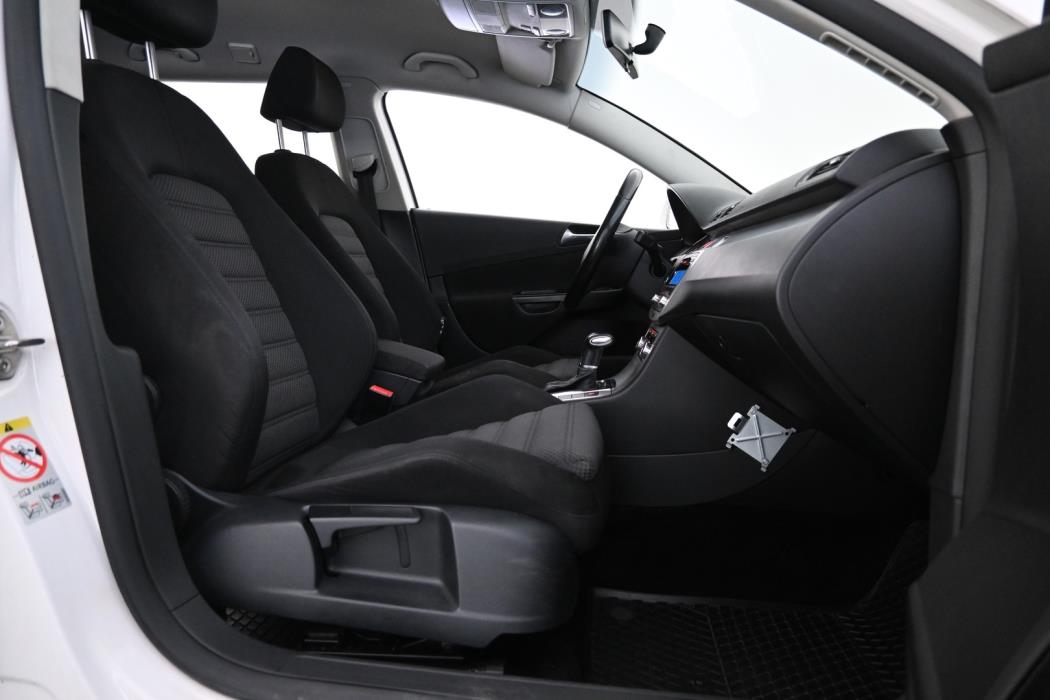 VOLKSWAGEN Passat 2010
