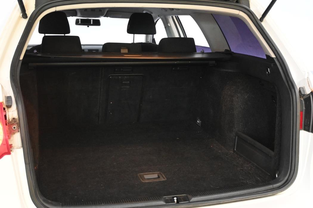 VOLKSWAGEN Passat 2010