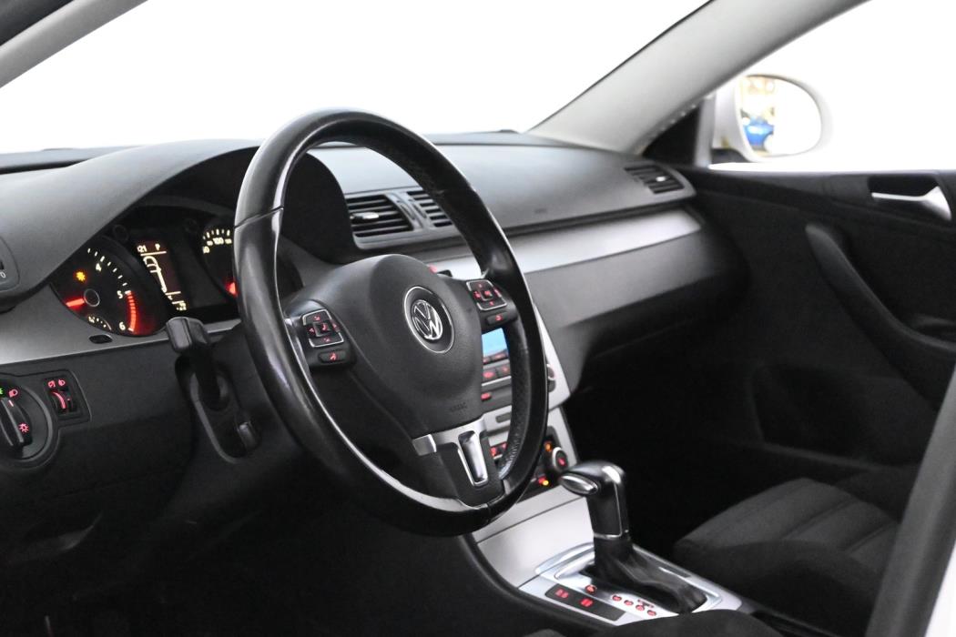 VOLKSWAGEN Passat 2010