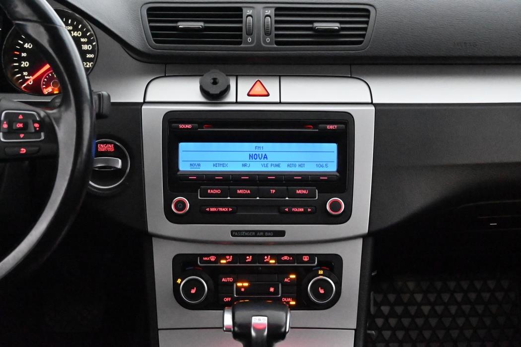 VOLKSWAGEN Passat 2010