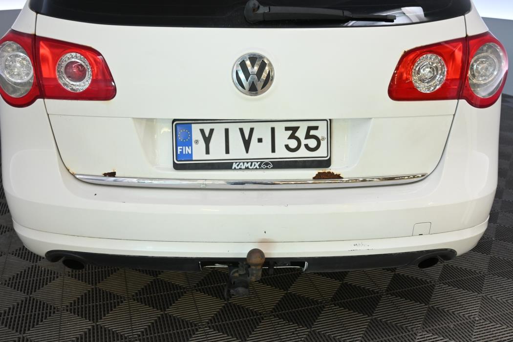 VOLKSWAGEN Passat 2010