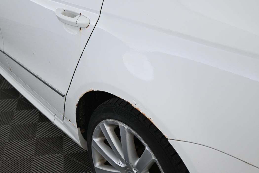 VOLKSWAGEN Passat 2010