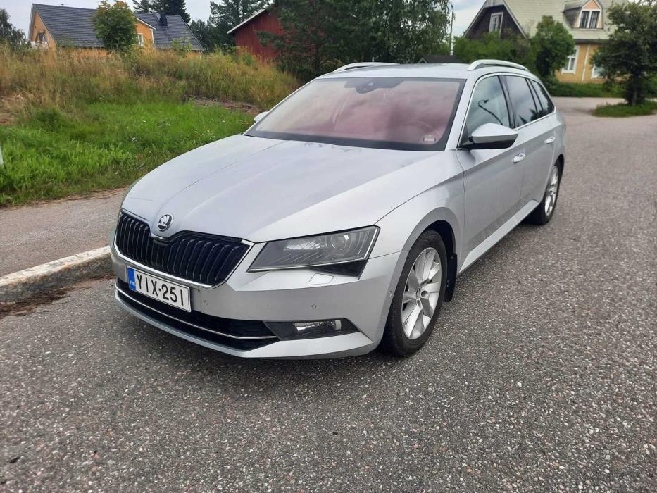 SKODA Superb 2016