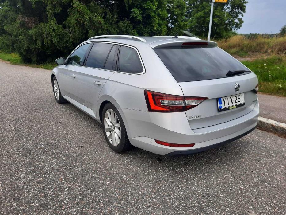 SKODA Superb 2016