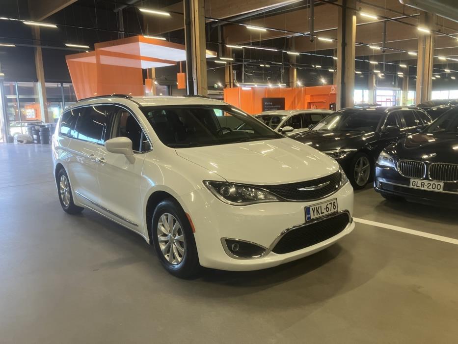 CHRYSLER PACIFICA 2018