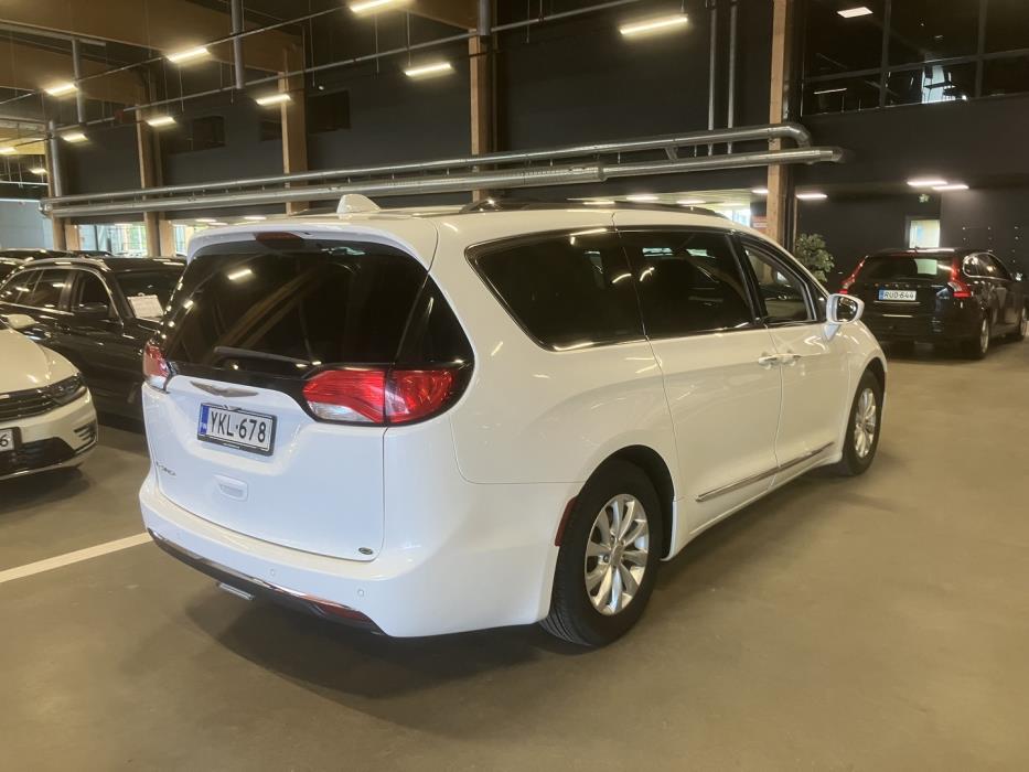 CHRYSLER PACIFICA 2018