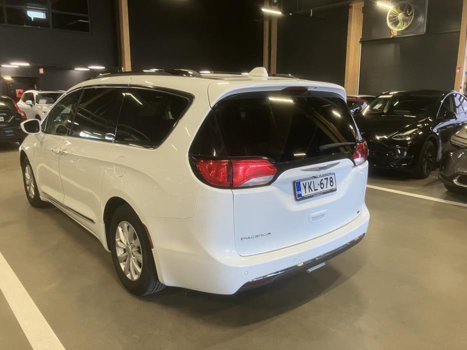 CHRYSLER PACIFICA 2018