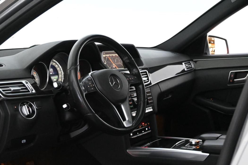 MERCEDES-BENZ E 2015
