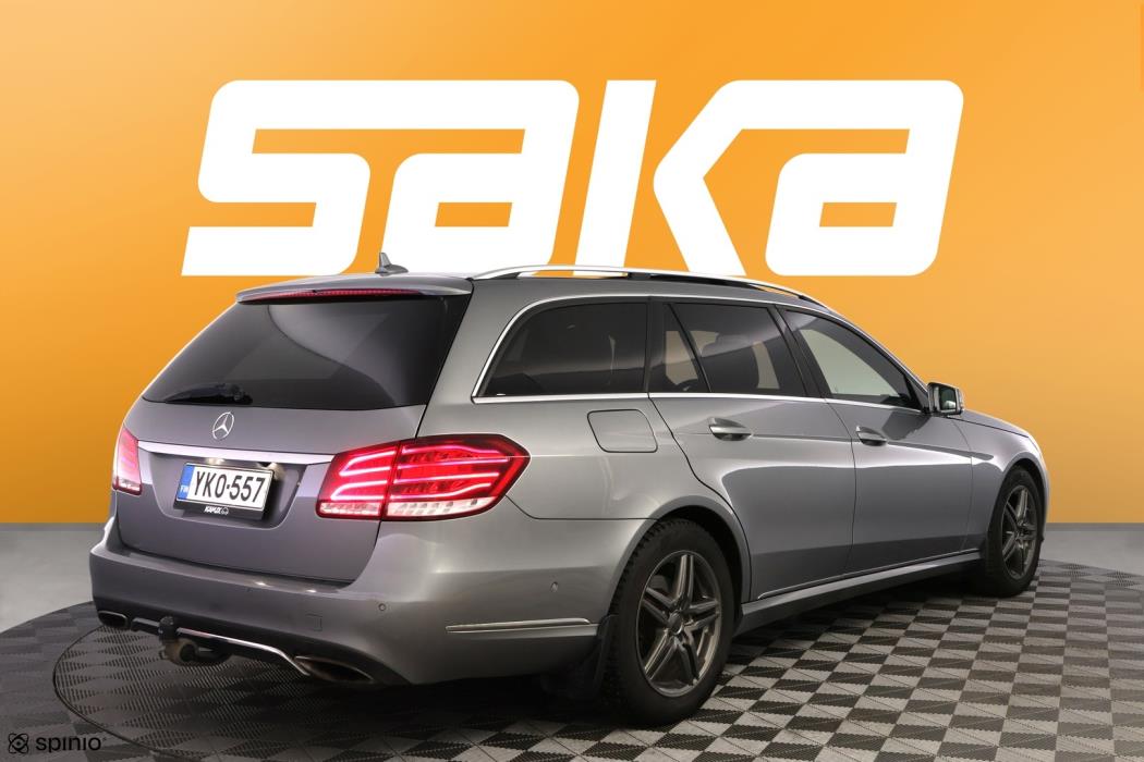 MERCEDES-BENZ E 2015