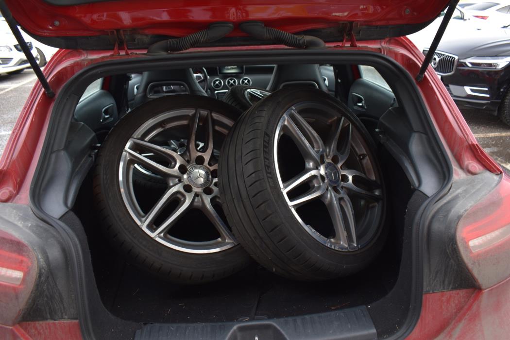 MERCEDES-BENZ A 2016