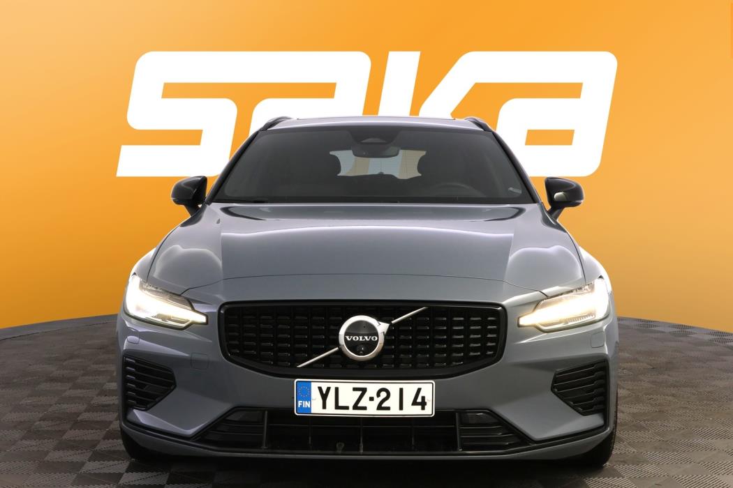 VOLVO V60 2024