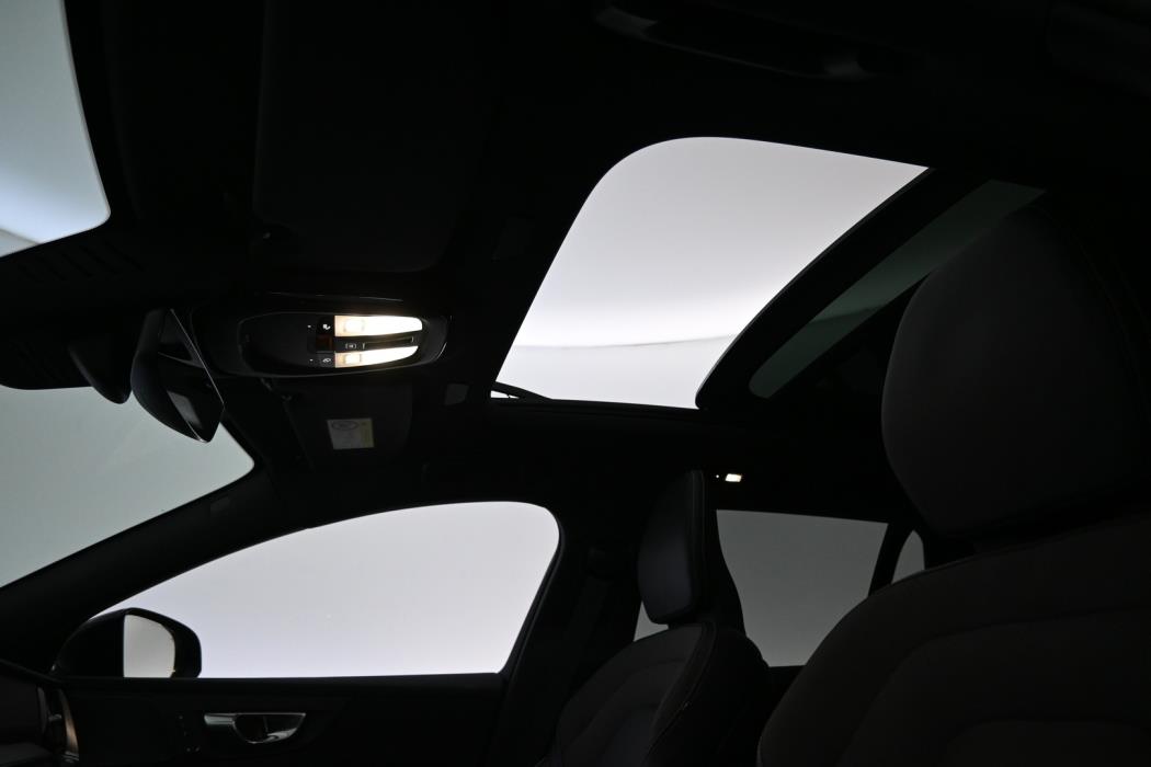VOLVO V60 2024