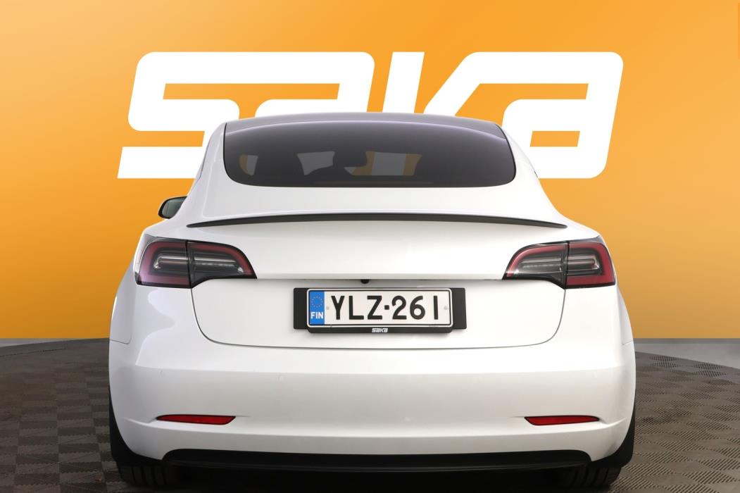 TESLA Model 3 2022