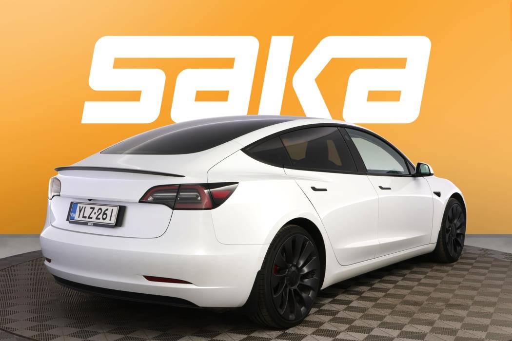 TESLA Model 3 2022