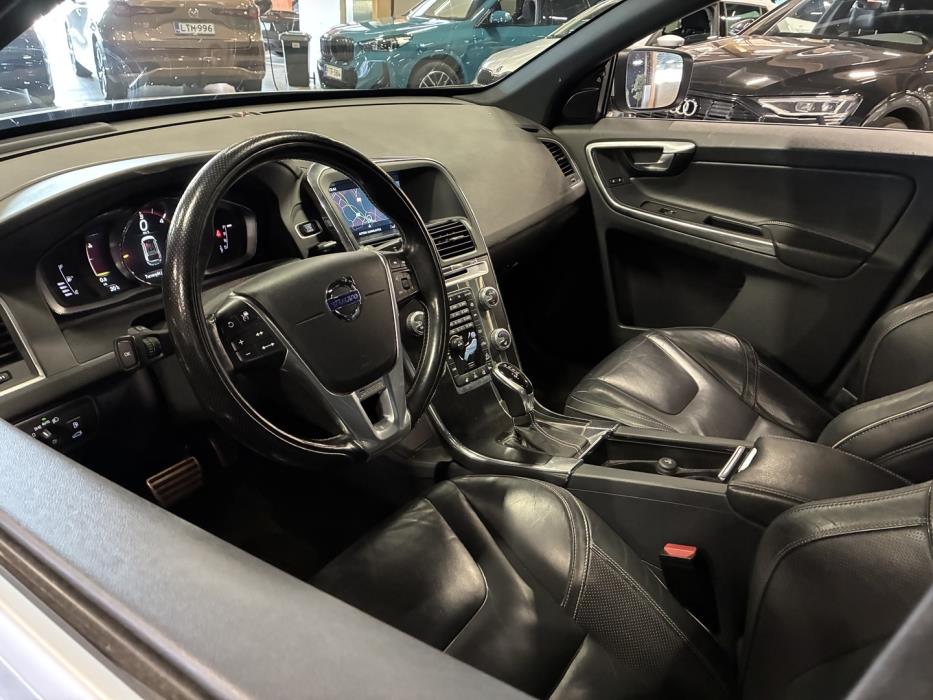 VOLVO XC60 2017