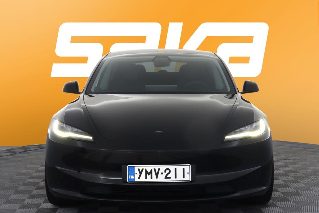 TESLA Model 3 2024
